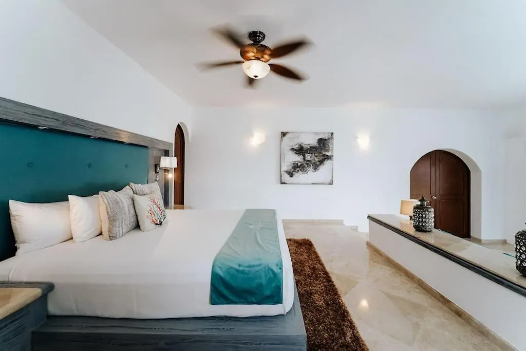 Villa Corona 6 Bedroom Luxury Mansion Puerto Morelos 0*,  Mexico